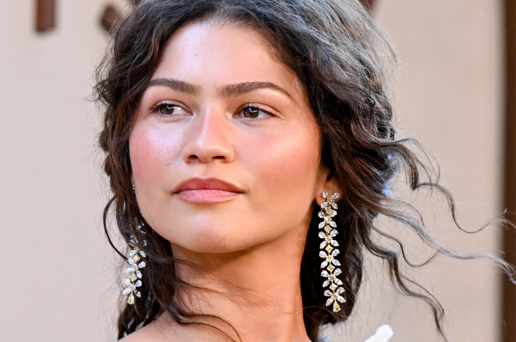 Zendaya Shines in Chopard at The Odyssey Premiere in New York City