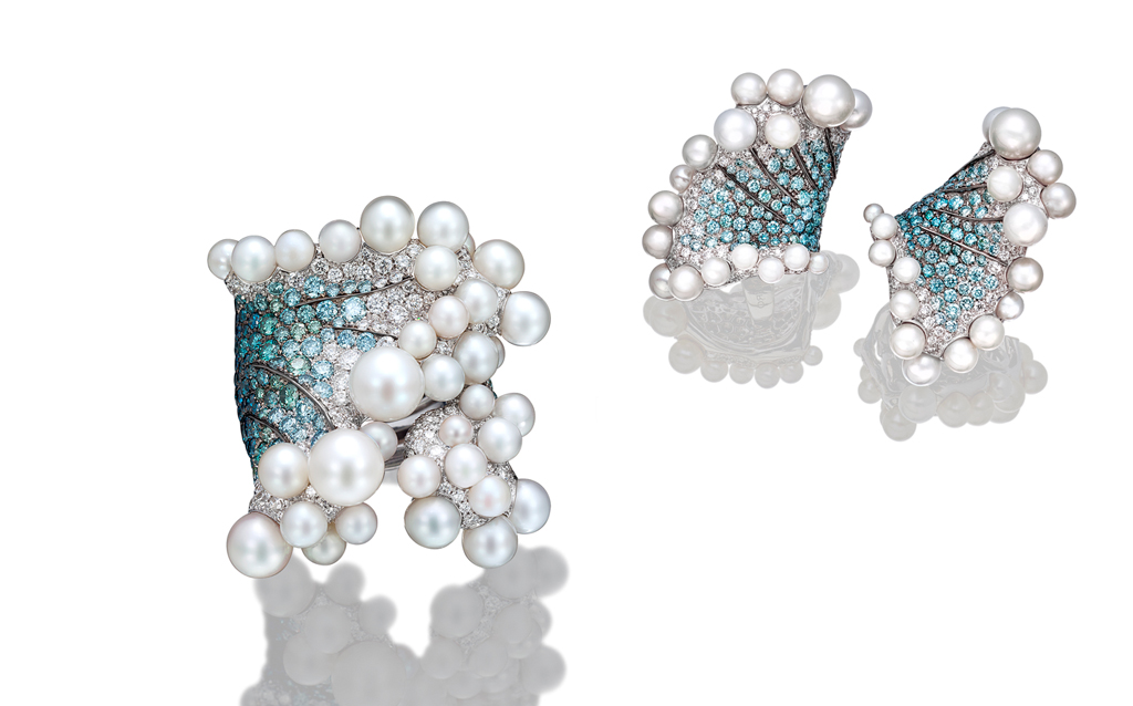 خاتم وأقراط من مجموعة Waves