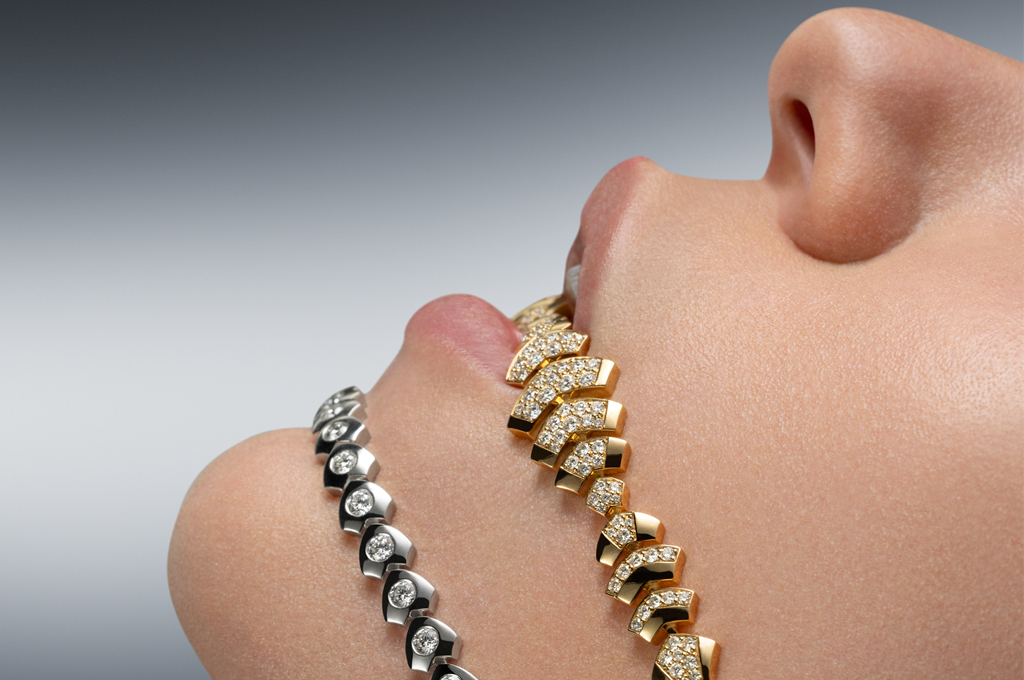 كارولين غاسبار المؤسِّسة والرئيسة التنفيذية لدار Akillis - باريس علامتنا جرأة وحداثة وحريّة... وهدف جريء لتحدّي المألوف