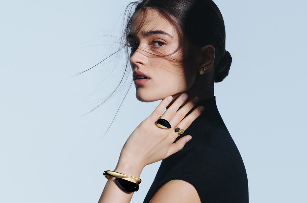  Boucheron Unveils a New Serpent Bohème Collection in Gold and Onyx
