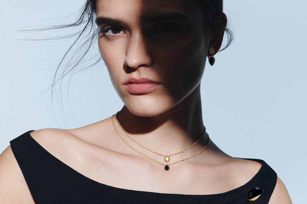  Boucheron Unveils a New Serpent Bohème Collection in Gold and Onyx