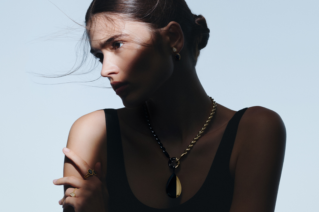  Boucheron Unveils a New Serpent Bohème Collection in Gold and Onyx