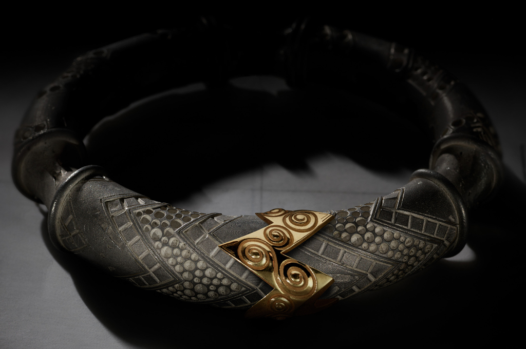 Louis Vuitton Unveils Mythica High Jewelry Collection