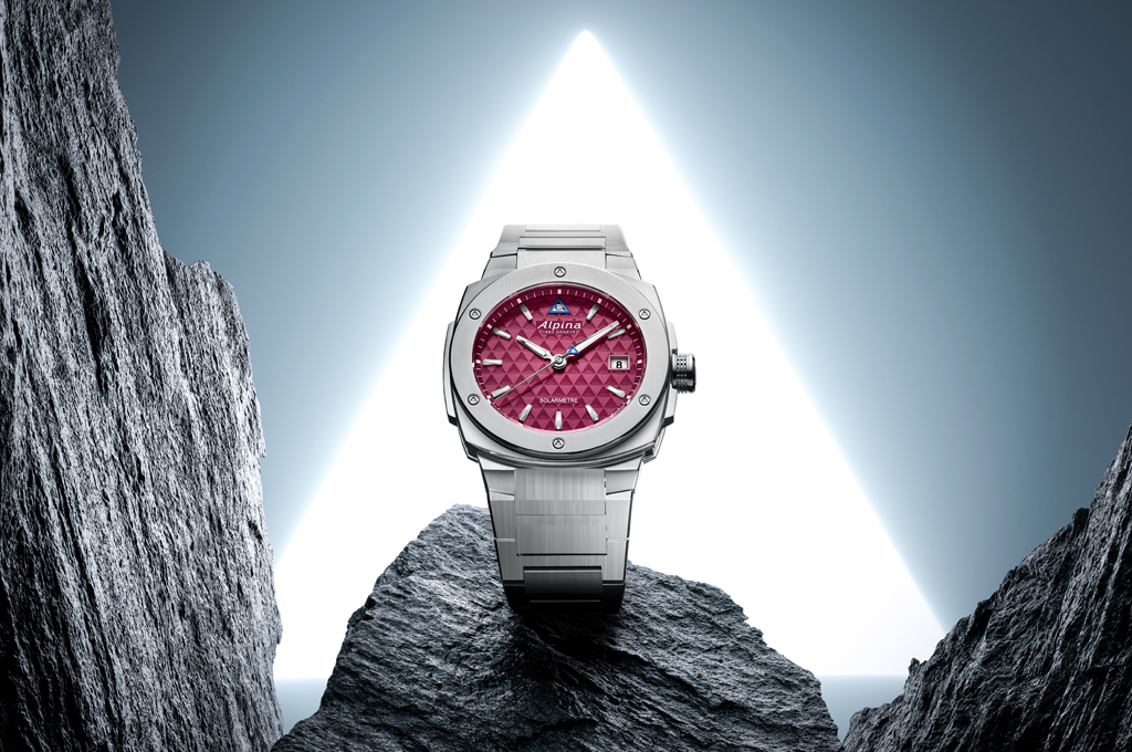 Alpina Introduces the Solar-Powered Alpiner Extreme Solarmetre