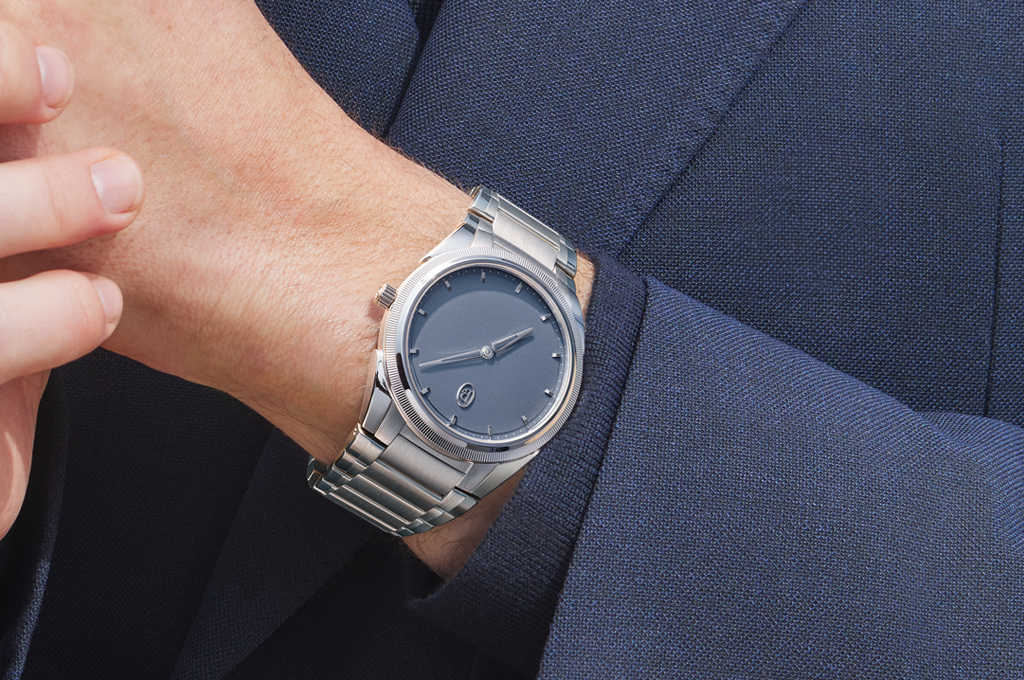 Parmigiani-Fleurier-unveils-Tonda-PF-Micro-Rotor-Platinum-Stone-Blue_EN